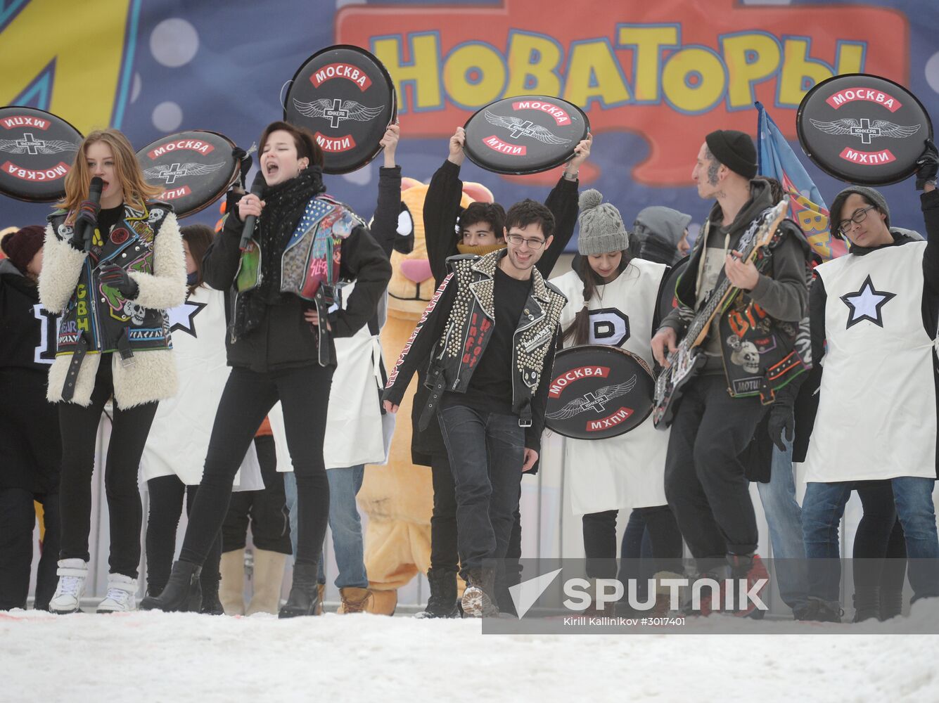 Homemade sled race on Vorobyovy Hills