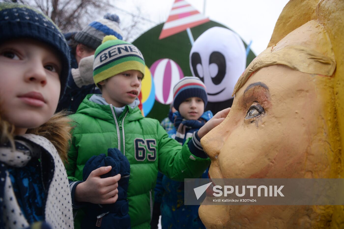 Homemade sled race on Vorobyovy Hills