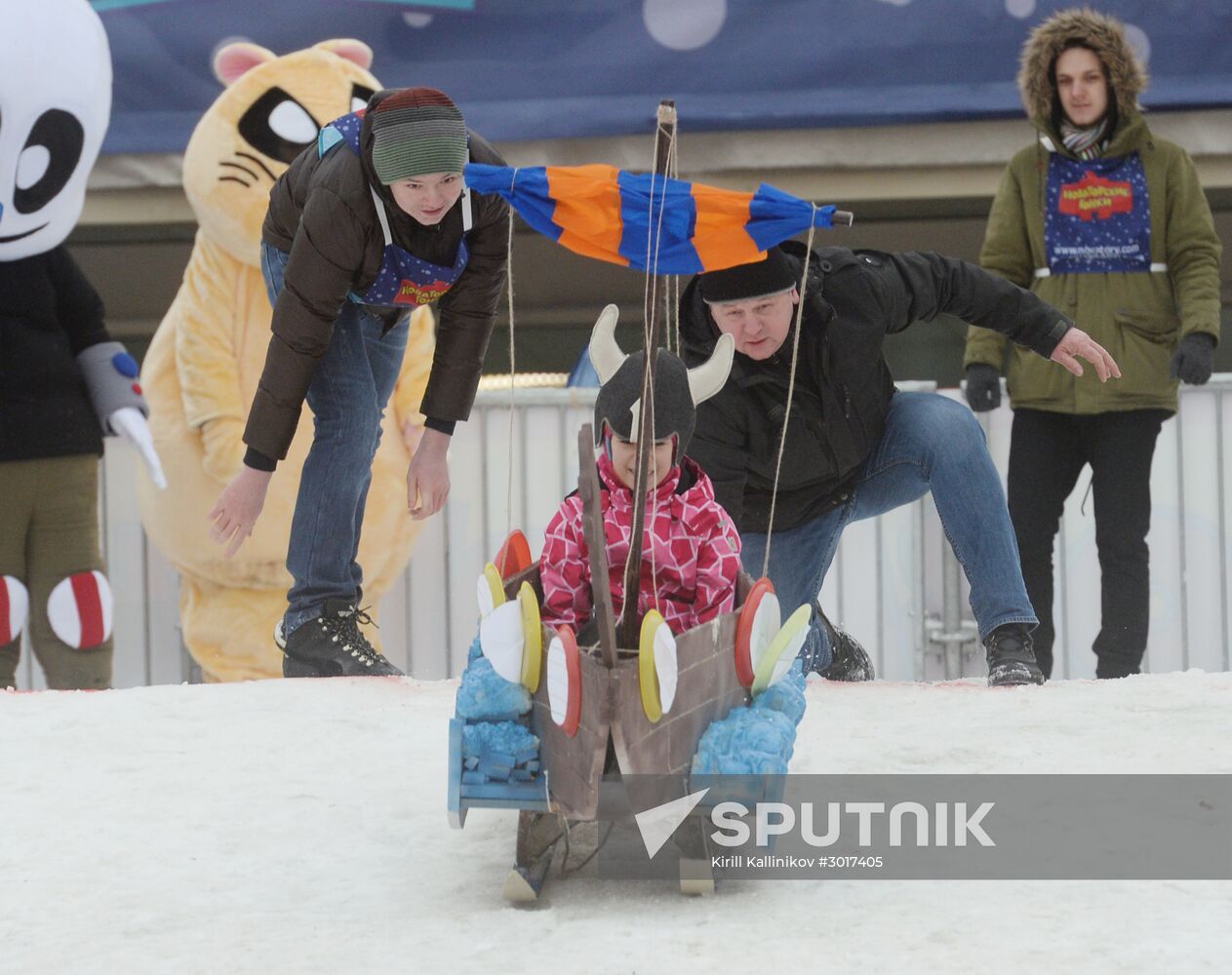 Homemade sled race on Vorobyovy Hills