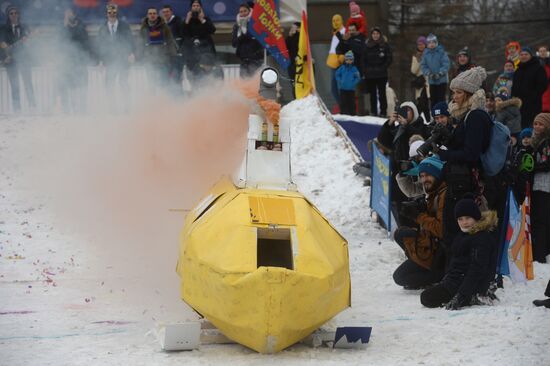 Homemade sled race on Vorobyovy Hills