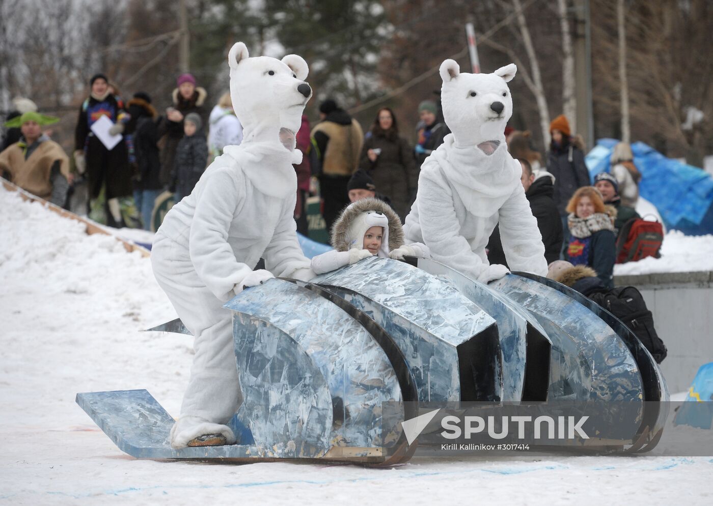 Homemade sled race on Vorobyovy Hills
