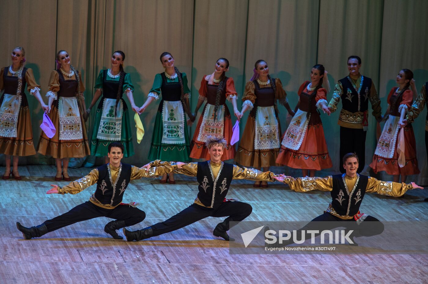 Nadezhda Babkina's Beryozka ensemble