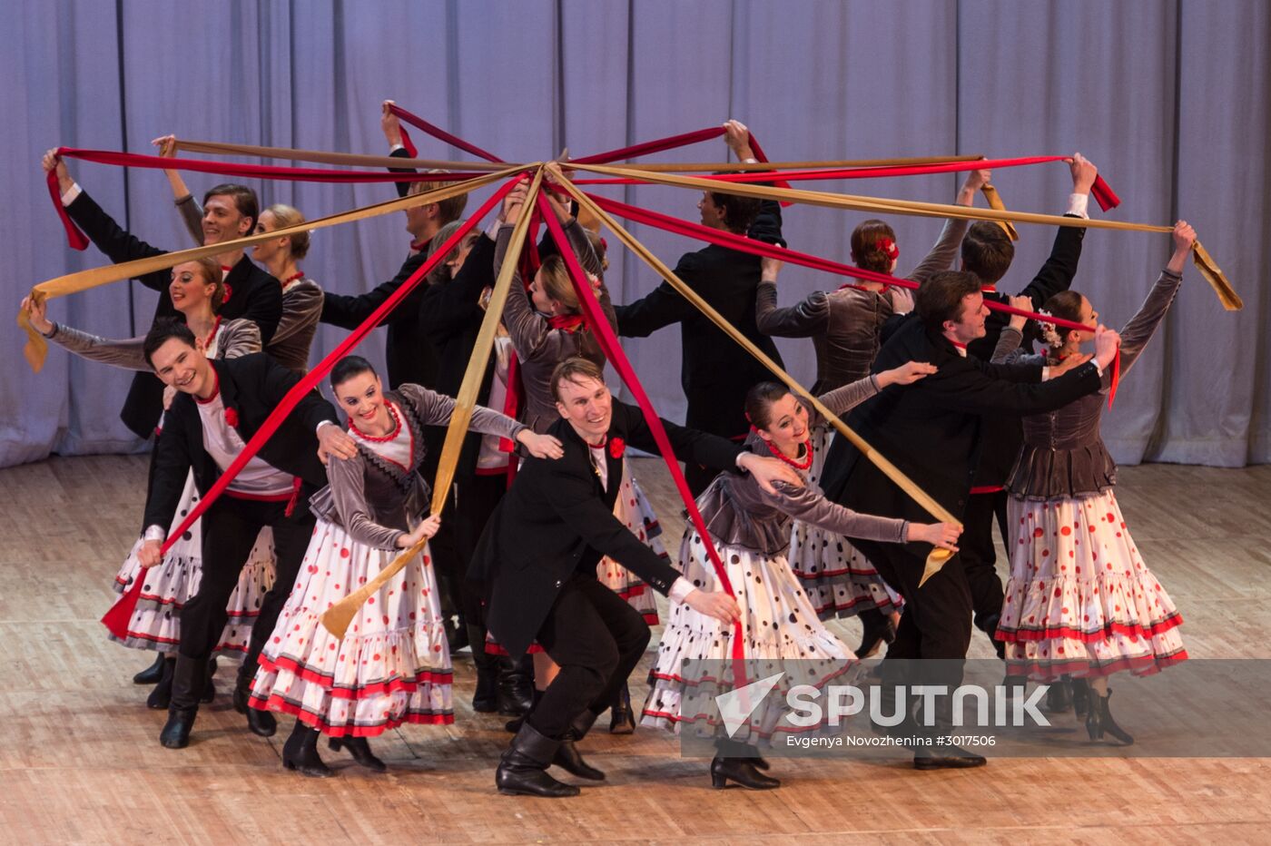 Nadezhda Babkina's Beryozka ensemble