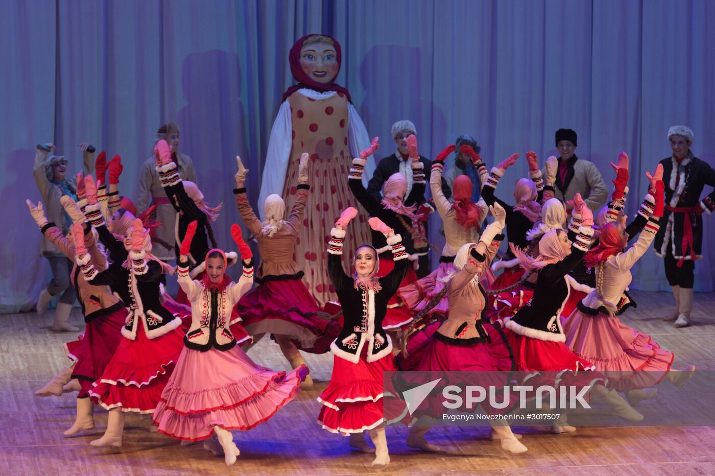 Nadezhda Babkina's Beryozka ensemble