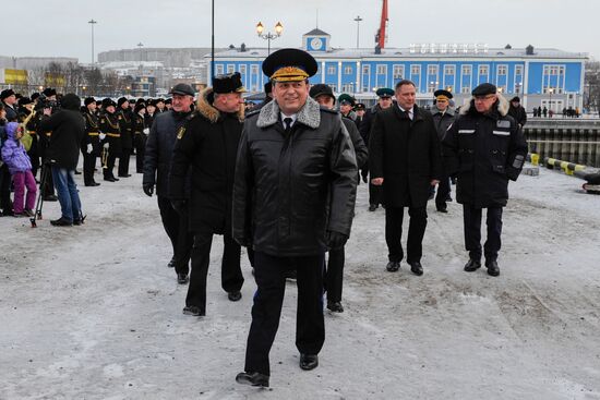 Ceremonial greetings for Polyarnaya Zvezda coast guard ship
