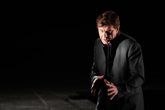 Amphitryon play run-through at Pyotr Fomenko Studio Theater