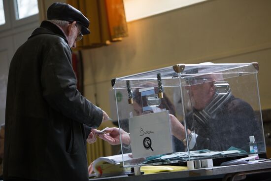 Second round of Socialist Party presidential primary in France