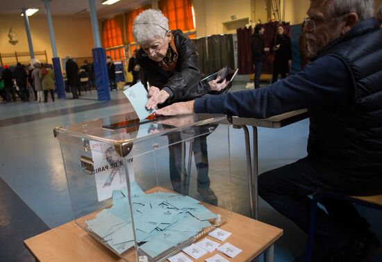 Second round of Socialist Party presidential primary in France