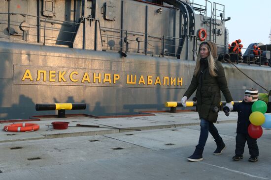 Ceremonial greetings for Aleksandr Shabalin landing ship
