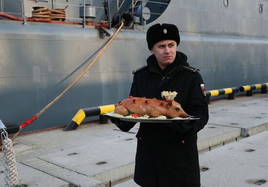 Ceremonial greetings for Aleksandr Shabalin landing ship