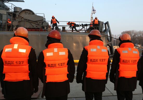 Ceremonial greetings for Aleksandr Shabalin landing ship