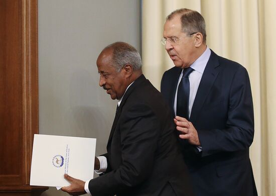Russian Foreign Minister Sergei Lavrov meets with his Eritrean counterpart Osman Saleh