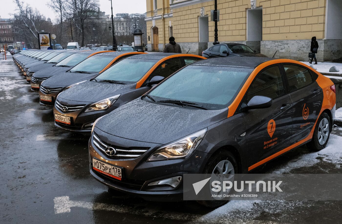 Launching delimobil carsharing service in St.Petersburg