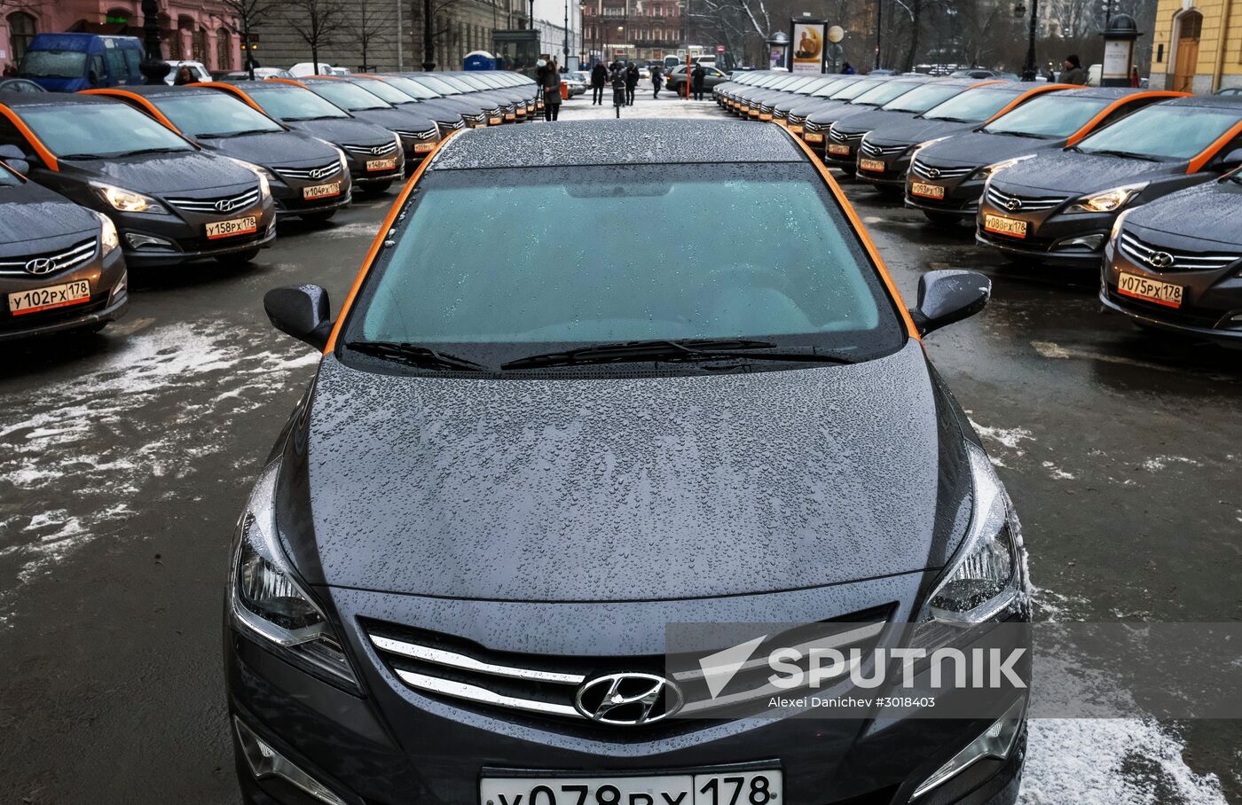 Launching delimobil carsharing service in St.Petersburg