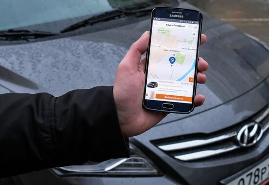Launching Delimobil carsharing service in St.Petersburg