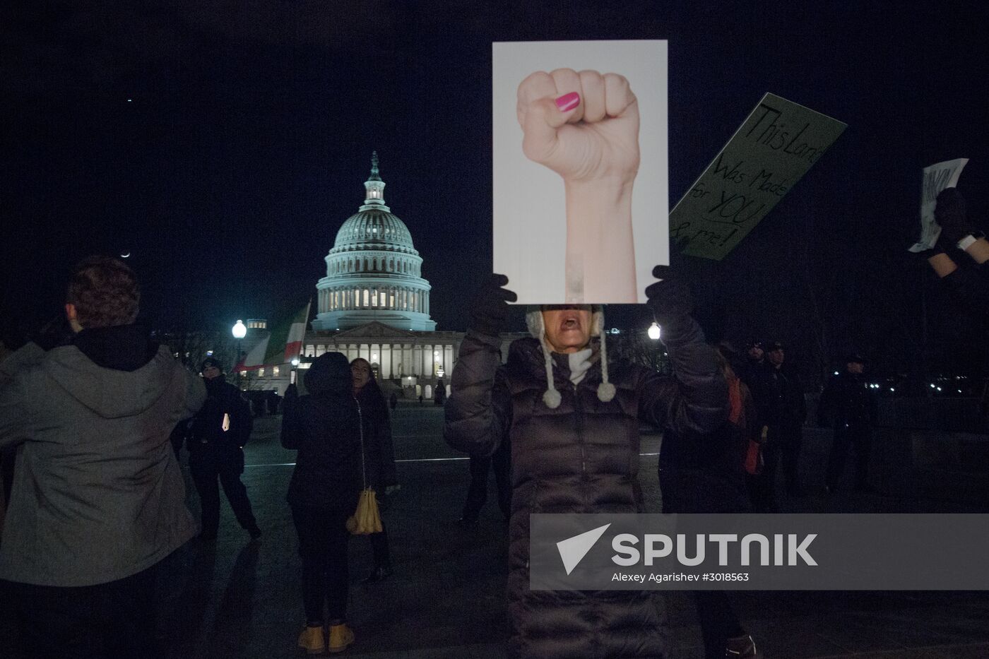 poster, slogan, protest, migrants, horizontal, landscape