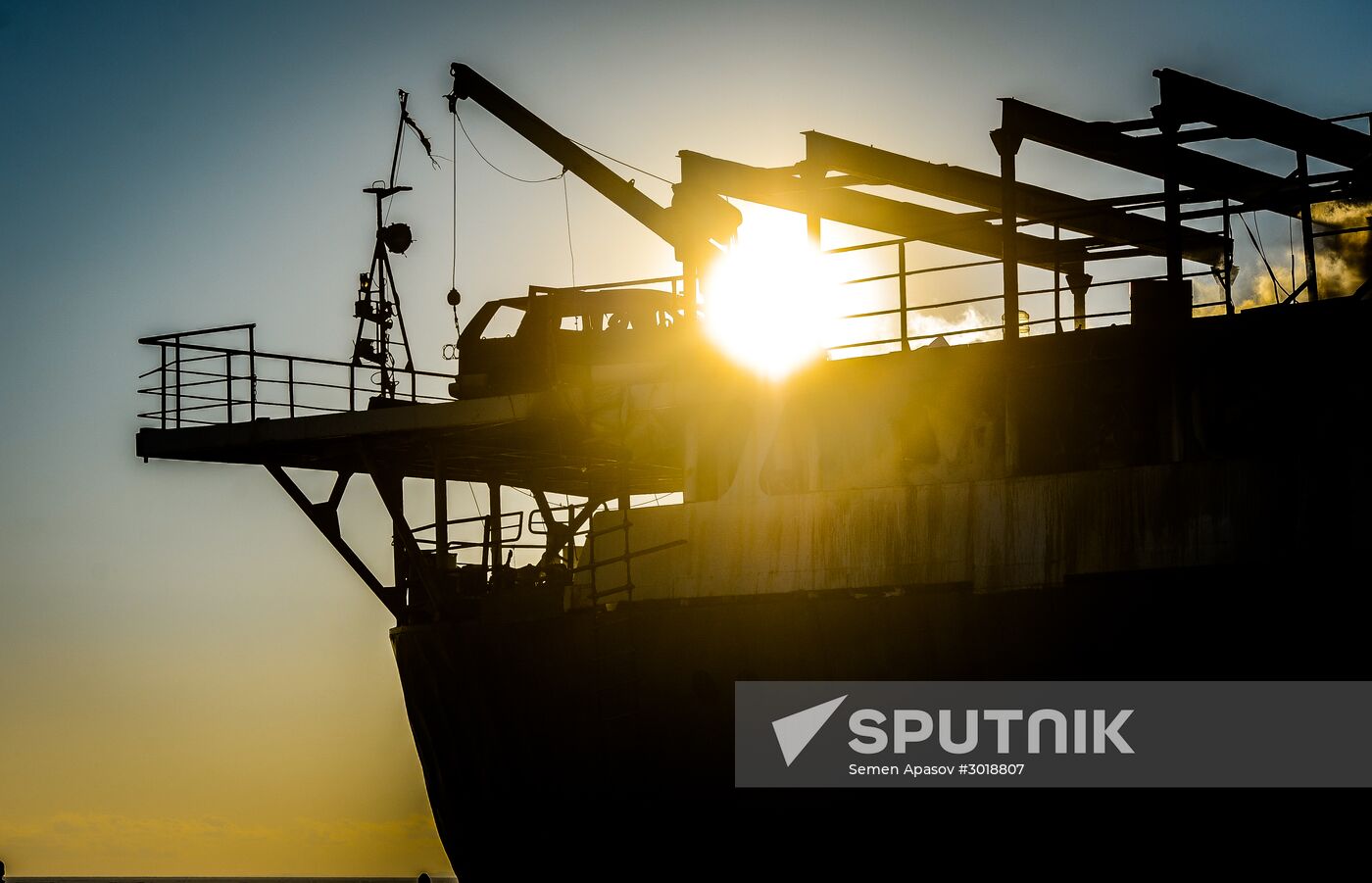 Ship Yeruslan burns in Amur Bay near Vladivostok