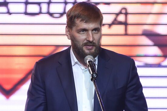 Fourth Boxing Star national awards