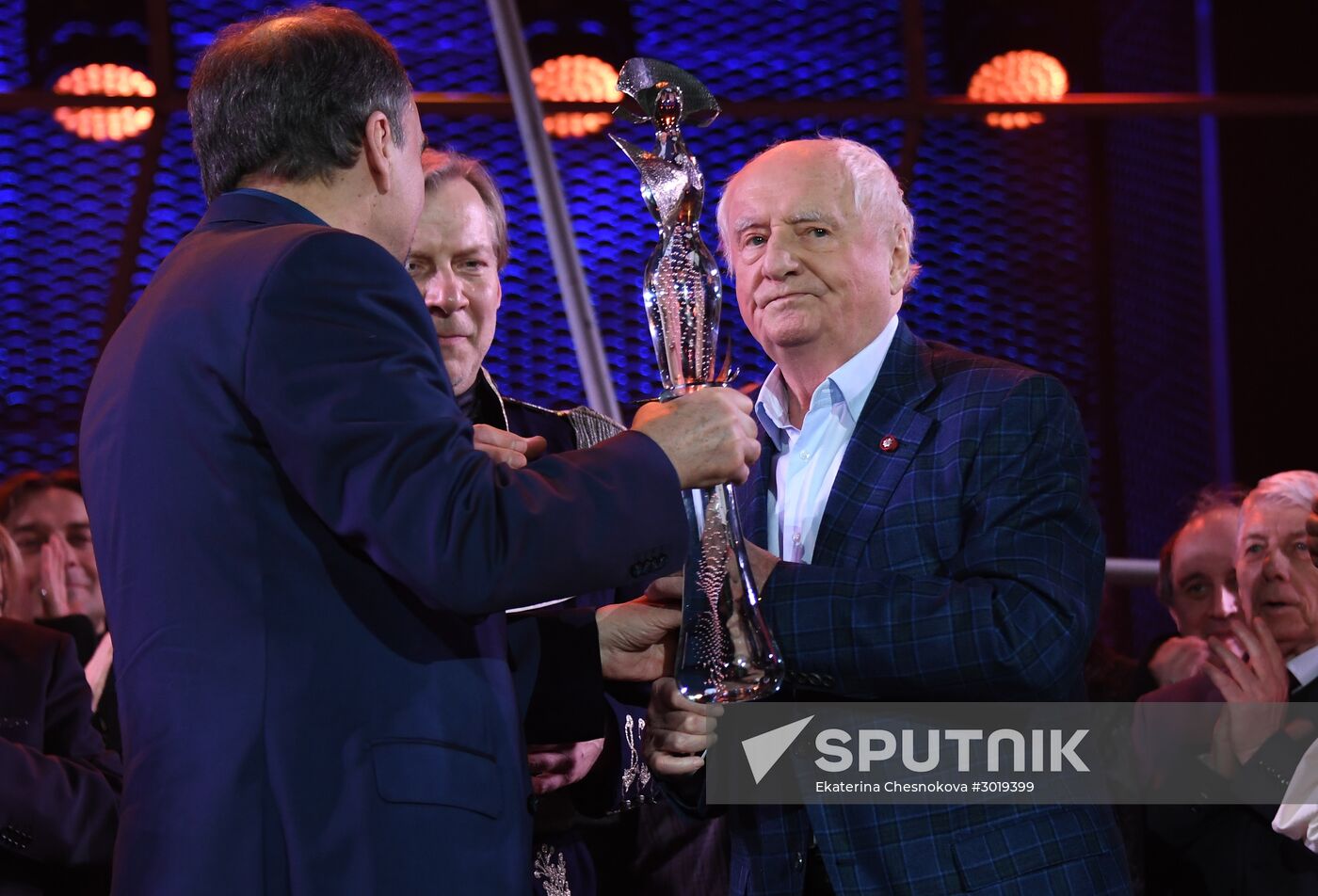 Lenkom Theater marks 90 years