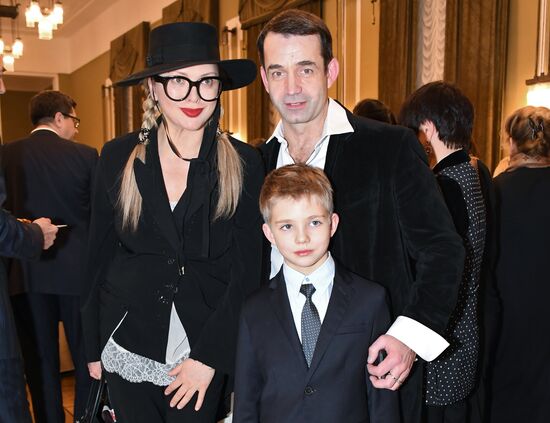 Lenkom Theater marks 90 years