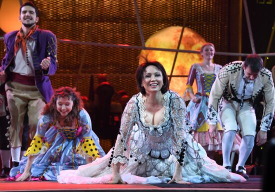 Lenkom Theater marks 90 years