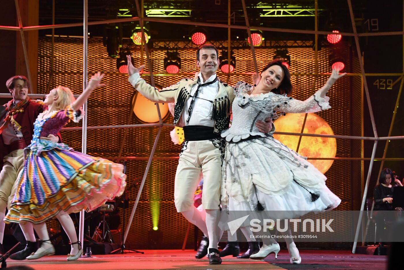 Lenkom Theater marks 90 years