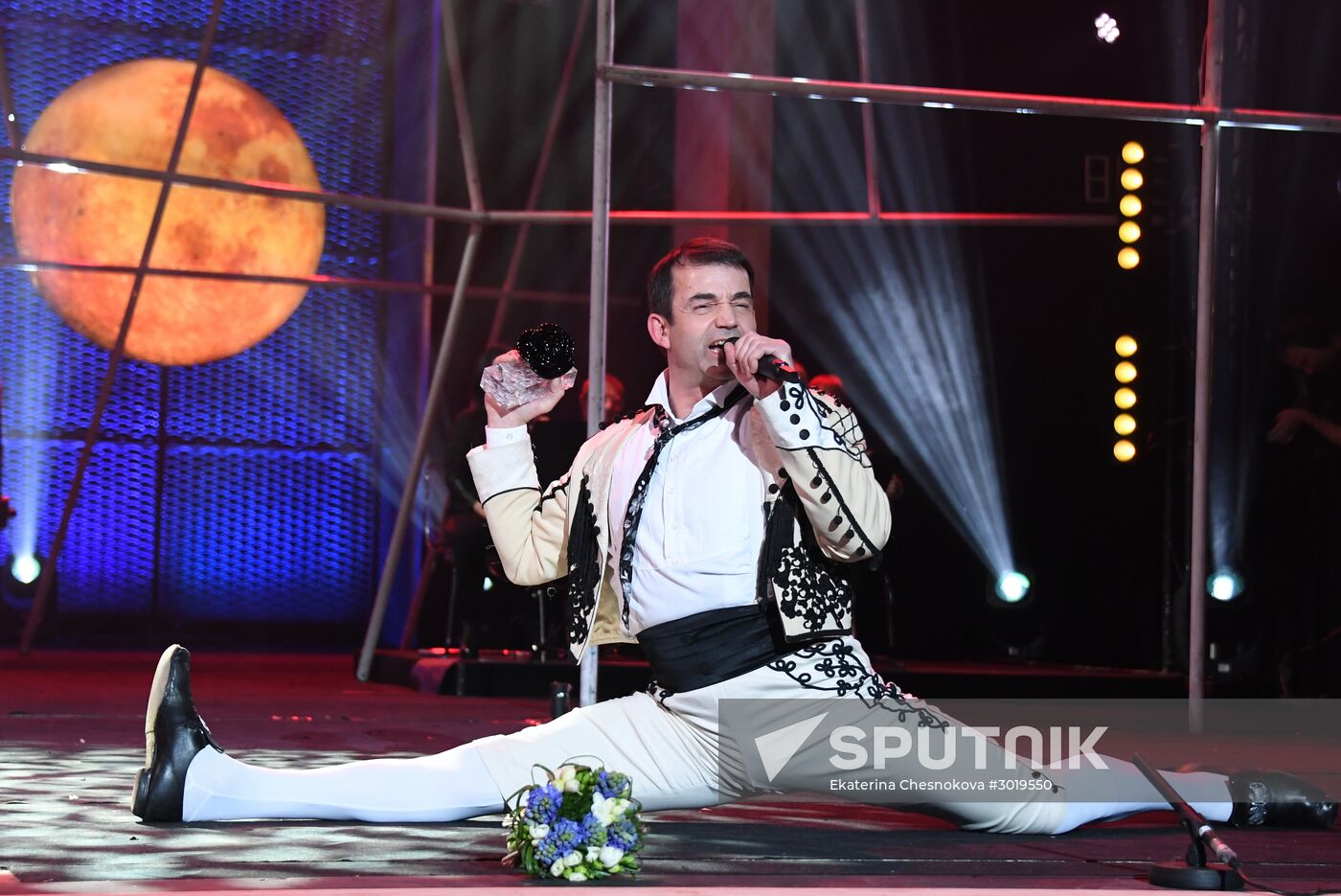 Lenkom Theater marks 90 years