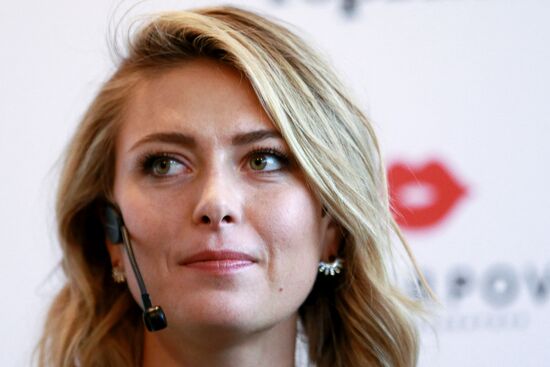 Maria Sharapova presents Yota company's new projects