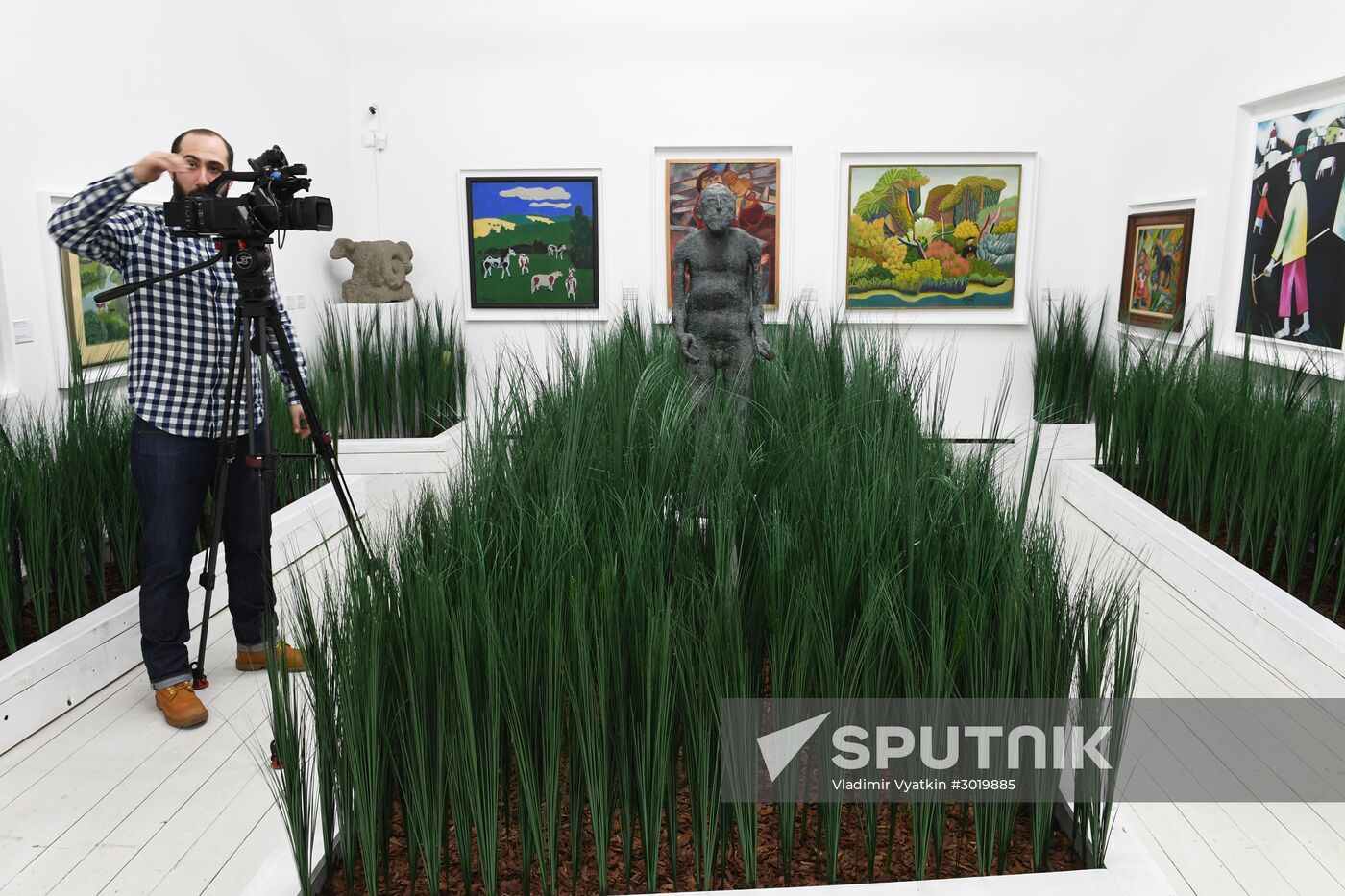 Opening of Naive Art exhibition