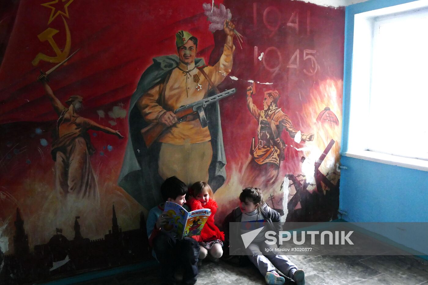 Evacuation of people in Donetsk