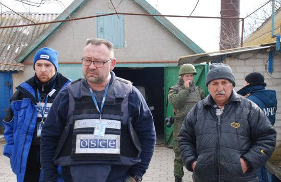 Aftermath of shelling of Kominternove in Donetsk region