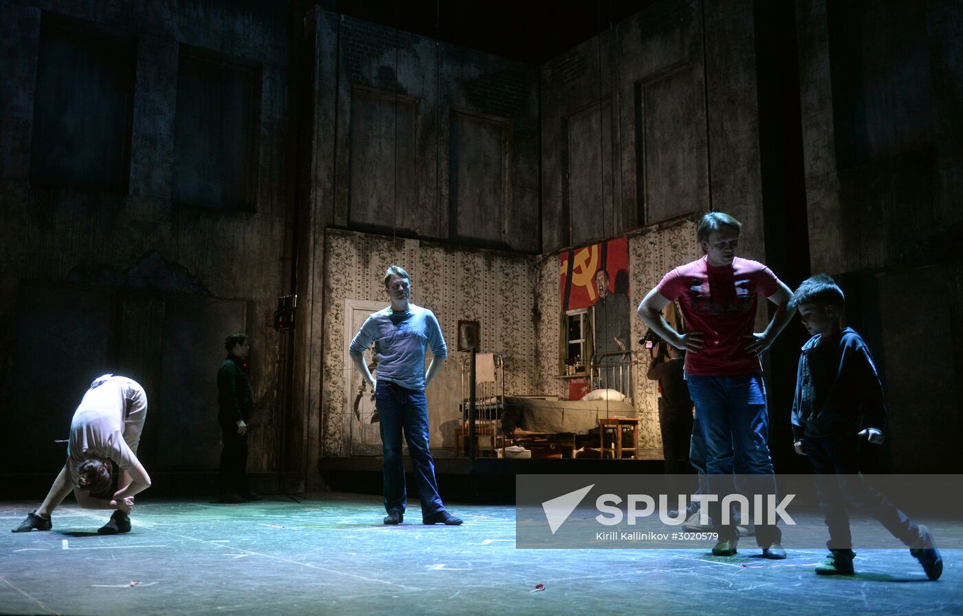 Tour to Crime and Punishment show backstage
