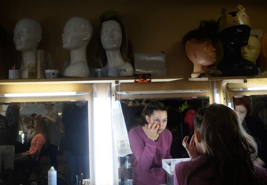 Tour to Crime and Punishment show backstage