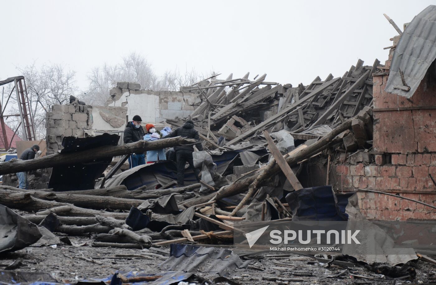 Aftermath of last night's shelling in Donetsk