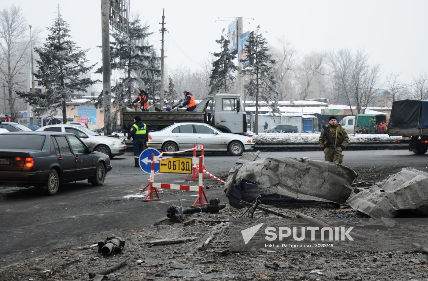 Aftermath of last night's shelling in Donetsk