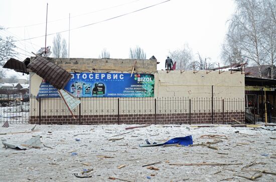 Aftermath of last night's shelling in Donetsk