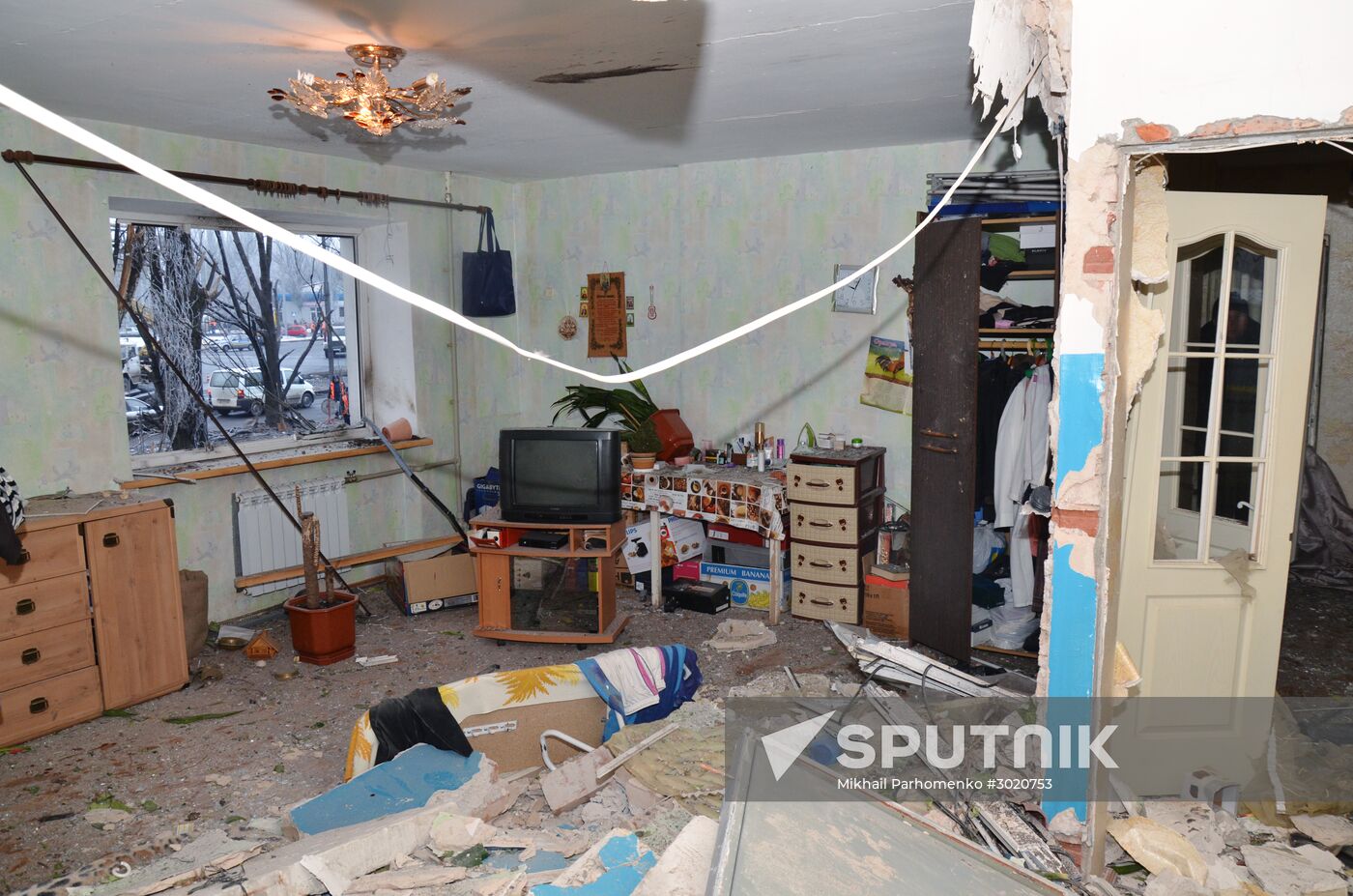 Aftermath of last night's shelling in Donetsk