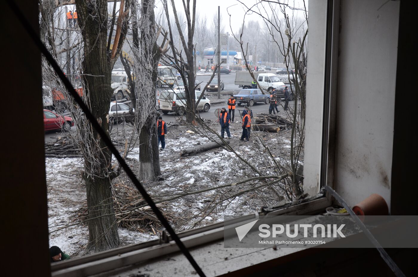 Aftermath of last night's shelling in Donetsk