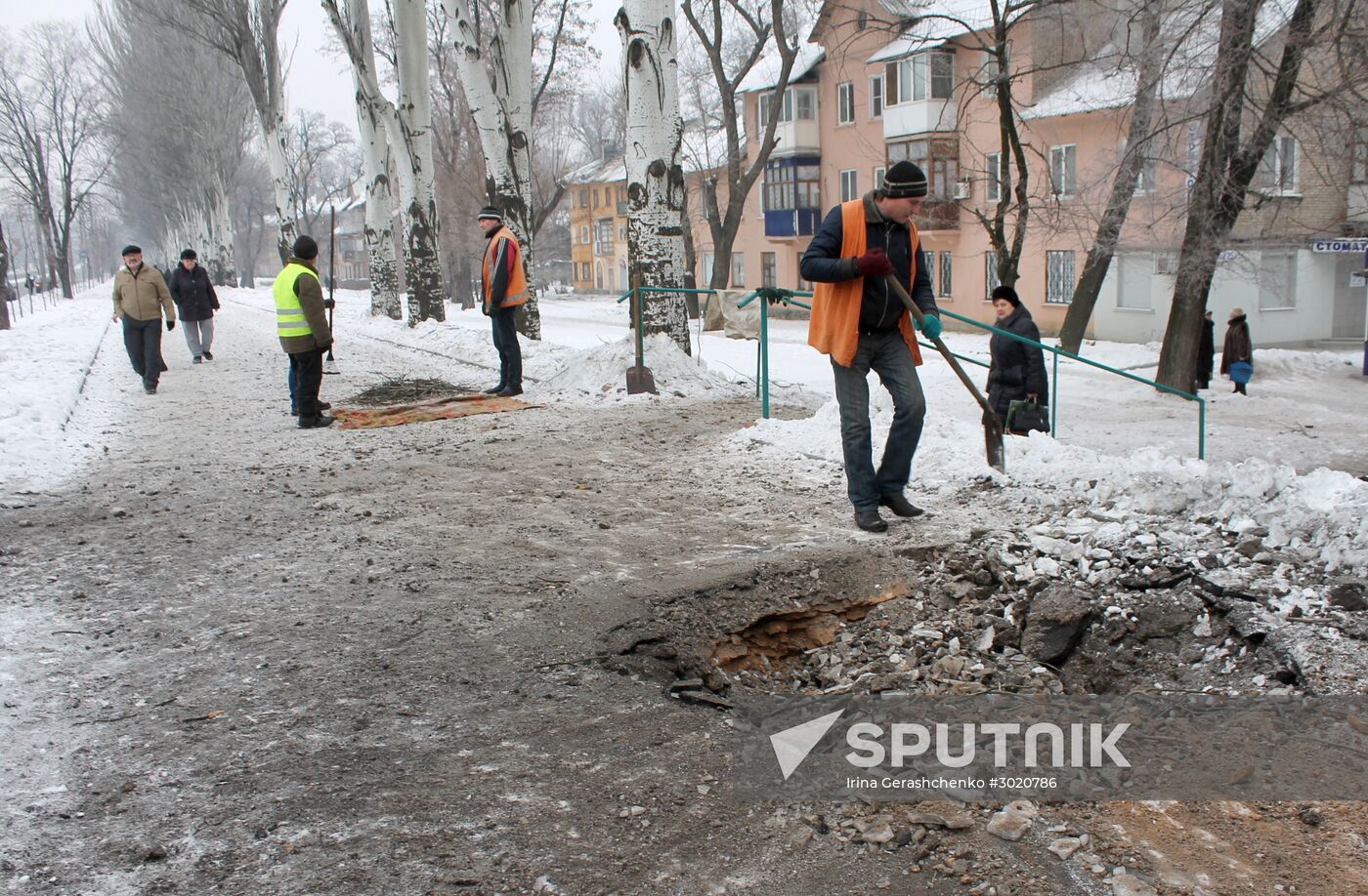 Aftermath of last night's shelling in Donetsk