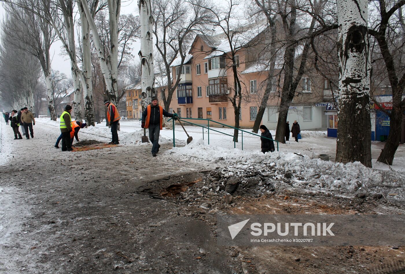Aftermath of last night's shelling in Donetsk