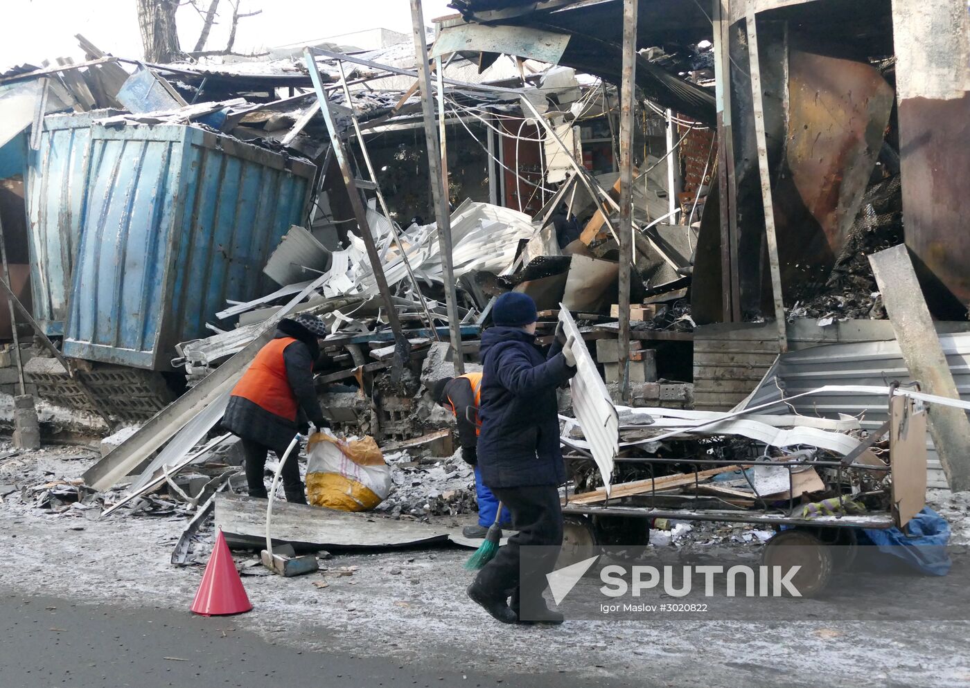 Aftermath of last night's shelling in Donetsk