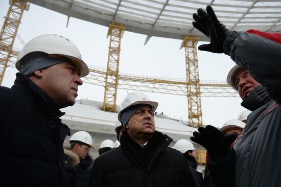 Vitaly Mutko visits Central Stadium modernization project in Yekaterinburg