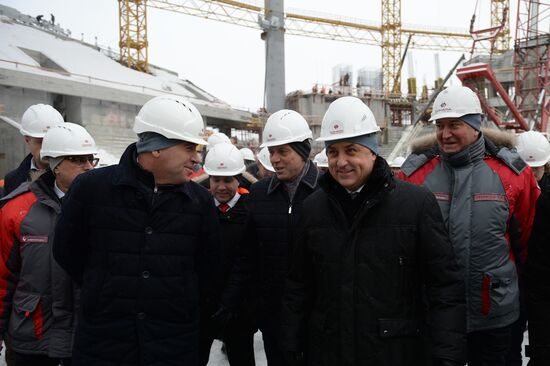 Vitaly Mutko visits Central Stadium modernization project in Yekaterinburg