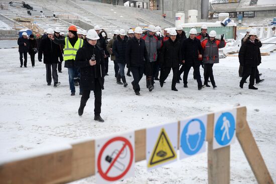 Vitaly Mutko visits Central Stadium modernization project in Yekaterinburg
