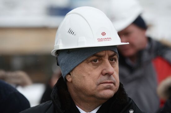 Vitaly Mutko visits Central Stadium modernization project in Yekaterinburg
