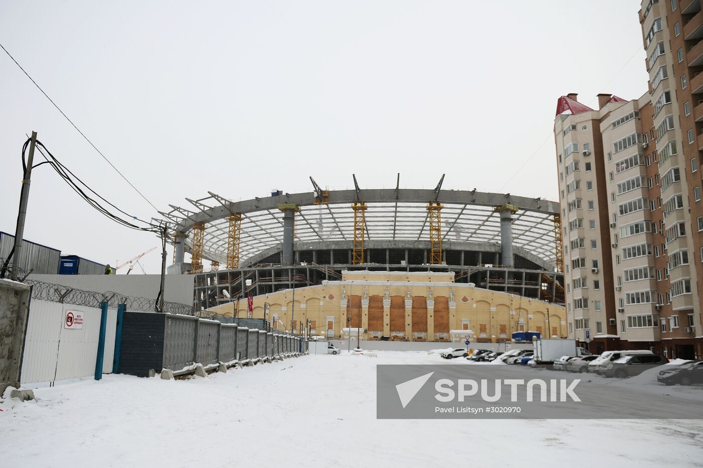 Vitaly Mutko visits Central Stadium modernization project in Yekaterinburg