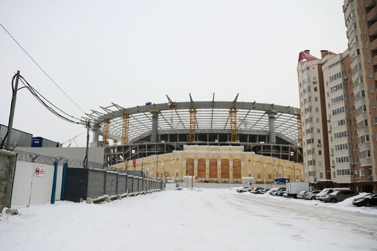 Vitaly Mutko visits Central Stadium modernization project in Yekaterinburg