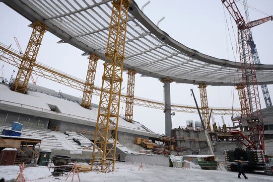 Vitaly Mutko visits Central Stadium modernization project in Yekaterinburg