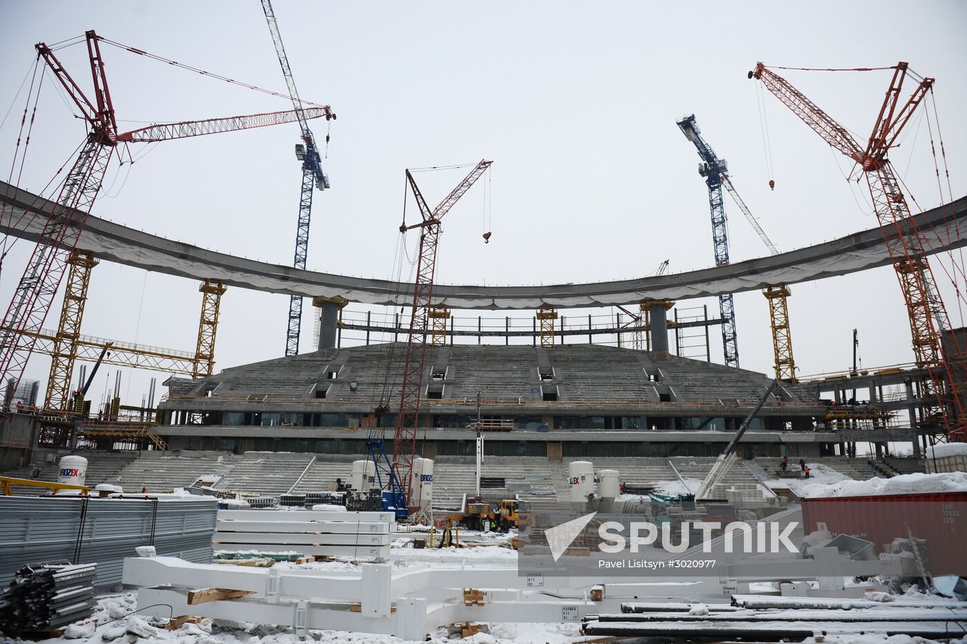 Vitaly Mutko visits Central Stadium modernization project in Yekaterinburg