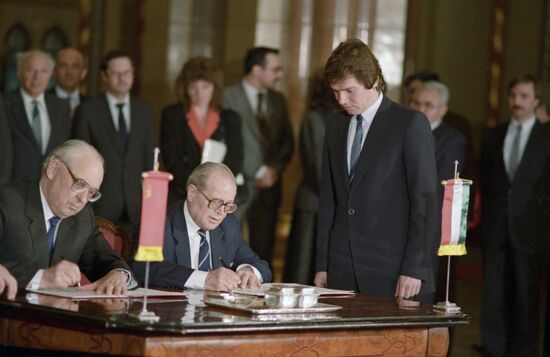 Nikolai Ryzhkov's visit to Hungary